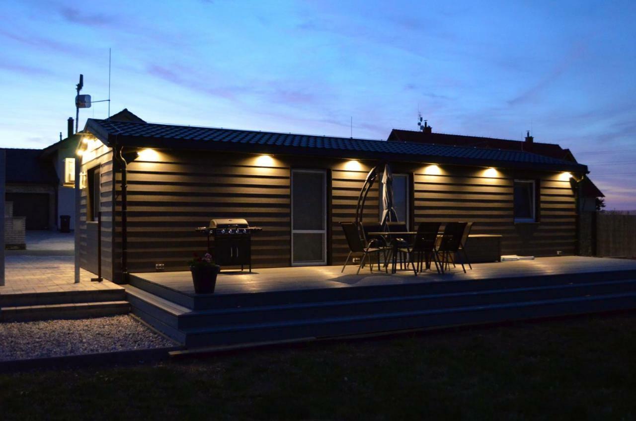 Domecek U Prahy Villa Nupaky ภายนอก รูปภาพ